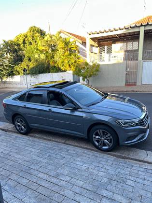 VOLKSWAGEN JETTA 1.4 250 TSI TOTAL FLEX R-LINE TIPTRONIC VOLKSWAGEN JETTA 1.4 250 TSI TOTAL FLEX R-LINE TIPTRONIC